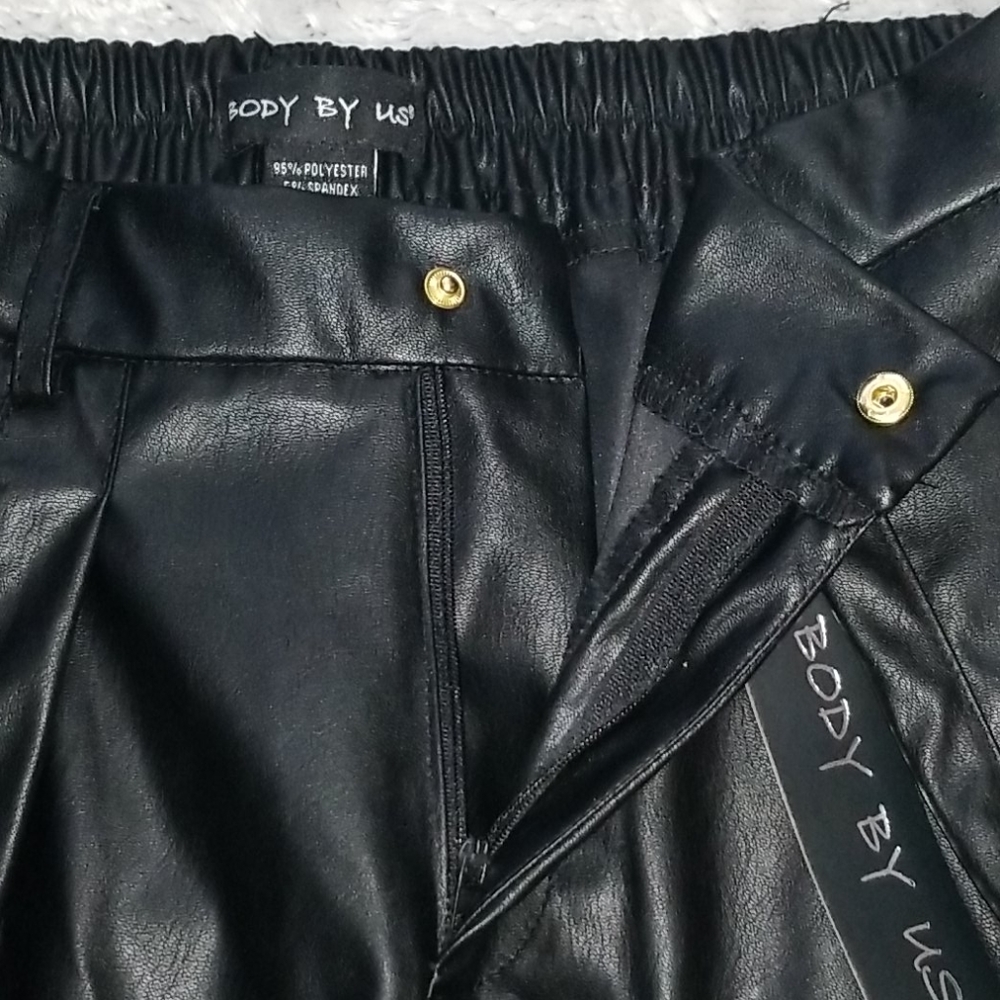 Faux leather black pants - Picture 6 of 7